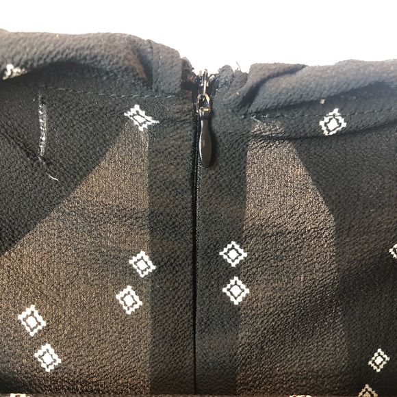 🍁3/$20🍁 The Impecable Pig Small Romper - Picture 5 of 9